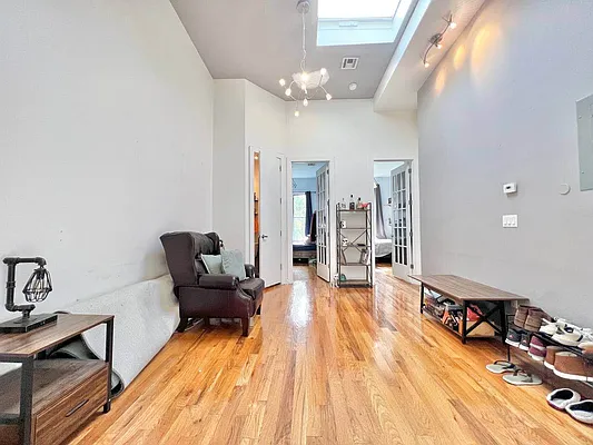 Rented by Doorway NYC, LLC | media 17