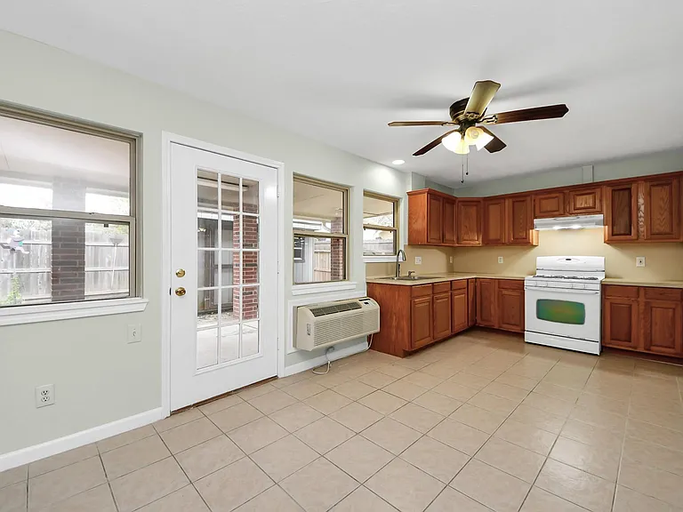 1103 Lake Shore Dr — Photo 26