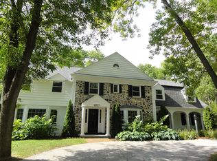 9227 N Tennyson Dr, Bayside, WI 53217