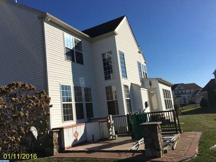 2nd image of 89 E Pembrooke Dr