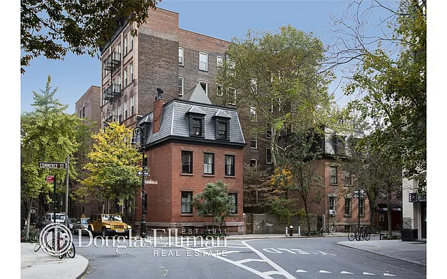 Sold by Douglas Elliman | media 15