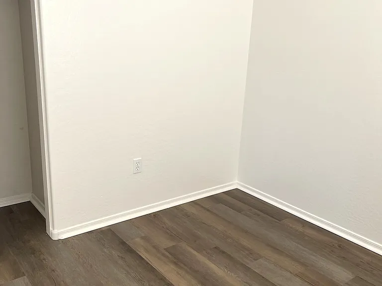 2244 E Huntington Dr — Photo 10