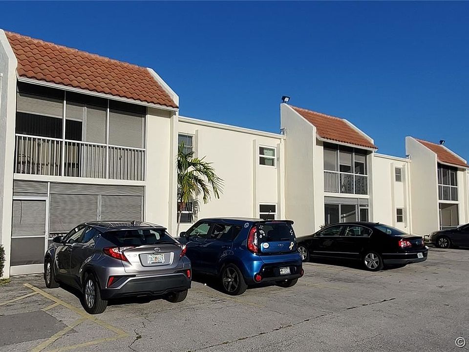 1st image of 1428 SE 4th Ave APT 256