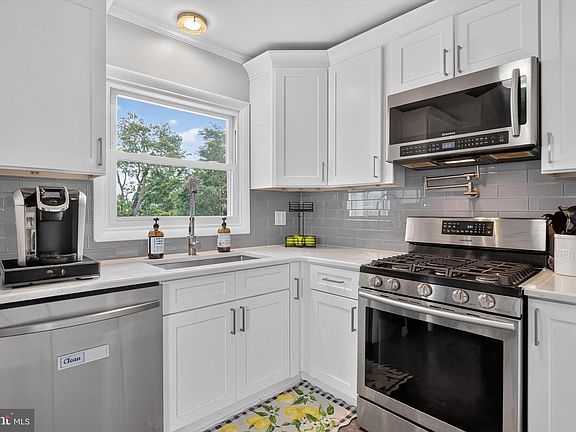 4th image of 303 Kay Rd