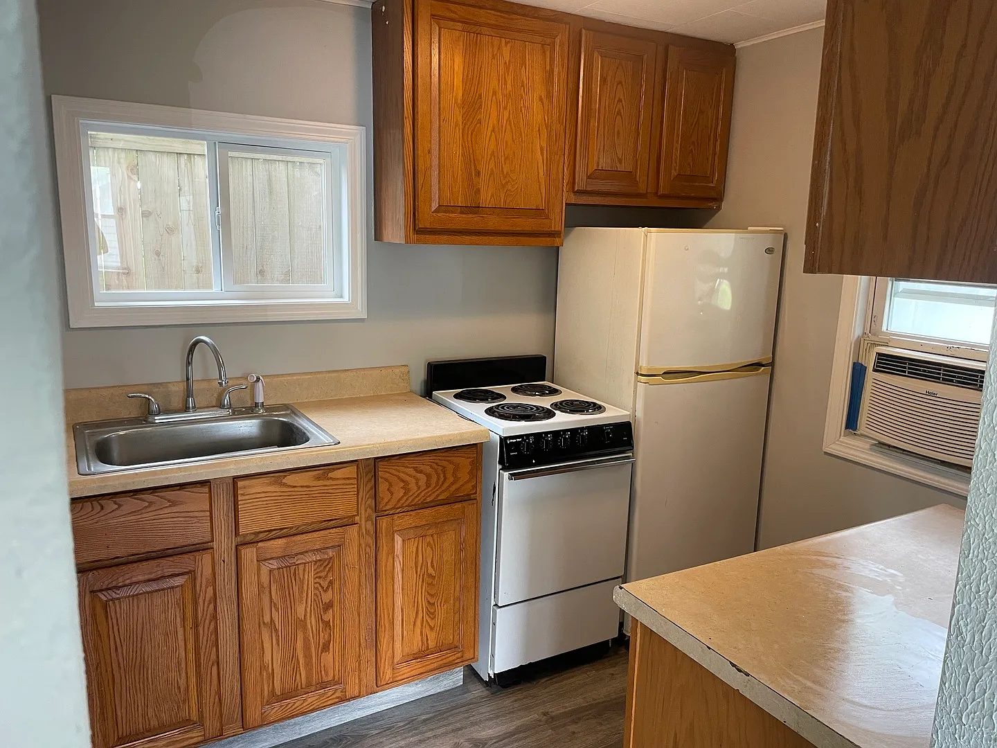 1 bed, 650 sqft, $1,100 — Photo 3