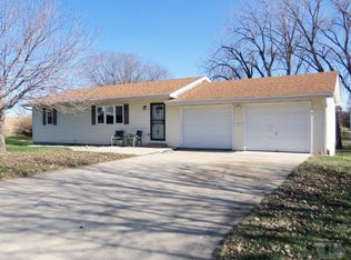 302 B St, Toledo, IA 52342