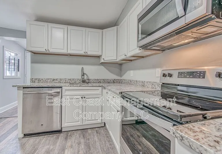 1253 Sargeant St — Photo 14
