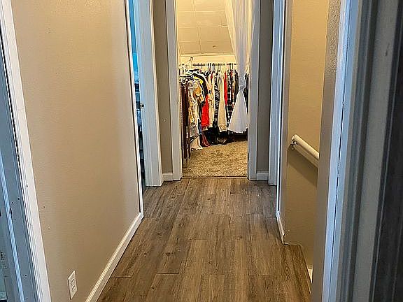 Walk in closet/hallway