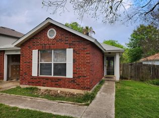 6811 Honeyridge Ln, San Antonio, TX 78239