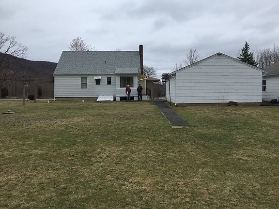 3rd image of 1413 Blue Mountain Dr