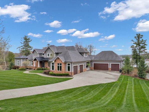 595 Army Rd, Leonard, MI 48367
