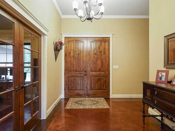 5th image of 10849 Deer Creek Dr