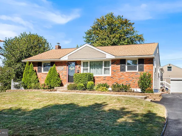 209 Edgar Ave, Aston, PA 19014