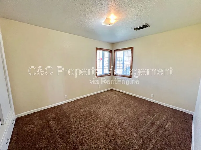 1720 Cherry Ave — Photo 6