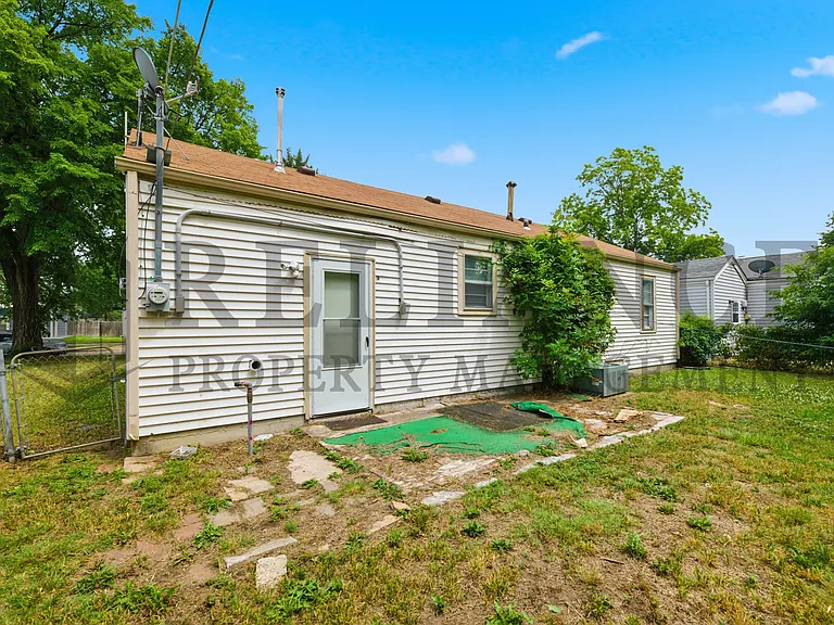 2151 S Green St — Photo 6