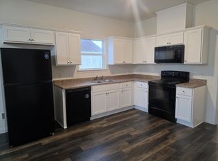 6311 White Oak Dr, Hitchcock, TX 77563