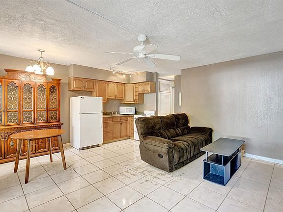 3rd image of 2624 NE 30th Place #102B