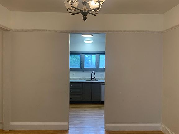 5th image of 2910 Bush St