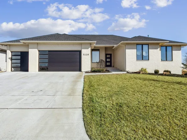 3220 N Pine Grove Cir, Wichita, KS 67205