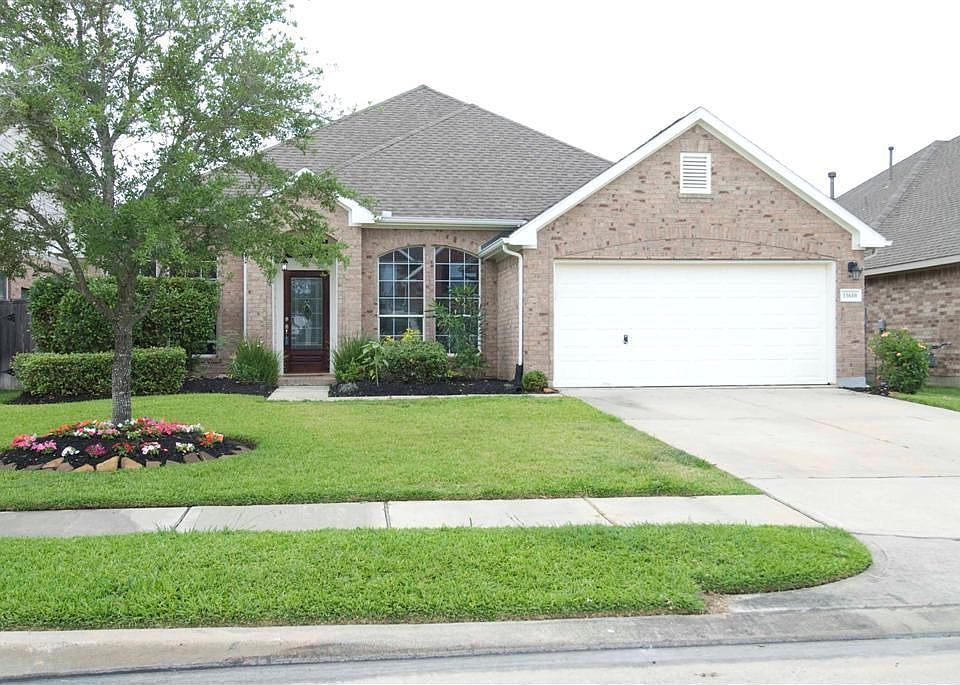 1st image of 11610 Columbia Pines Ln