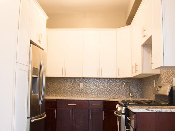 3rd image of 216 Walworth St APT 1