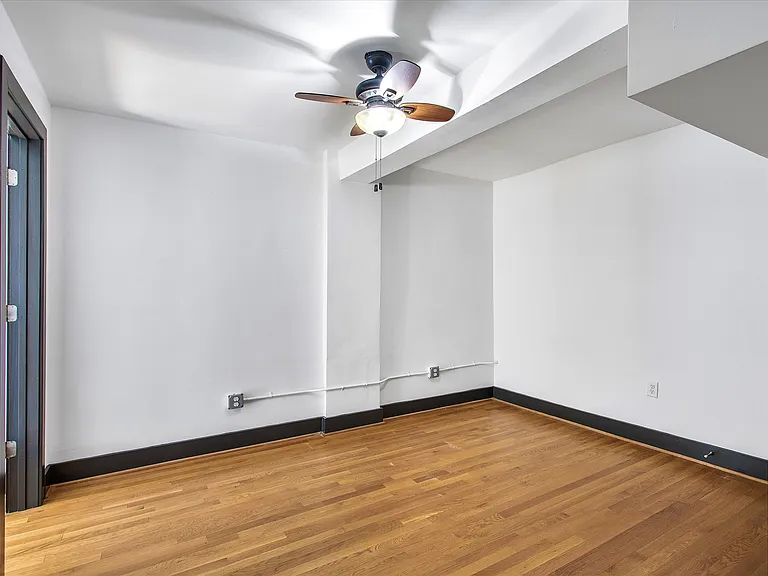 306 E Grace St #204 — Photo 7