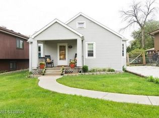 295 N Cedar Ave, Wood Dale, IL 60191