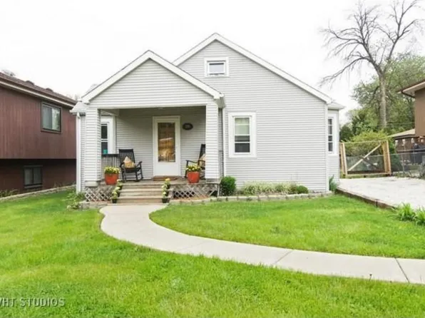 295 N Cedar Ave, Wood Dale, IL 60191