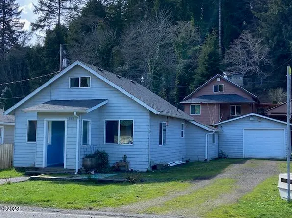 883 NW A St, Toledo, OR 97391