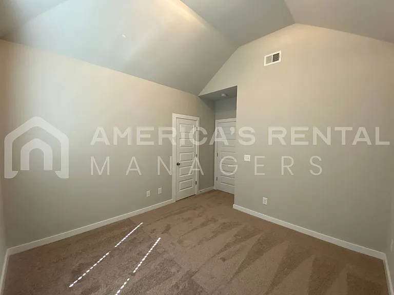 146 Wisconsin Ave — Photo 10