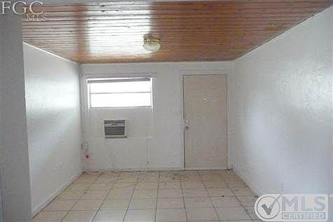 2nd image of 3316 Jeffcott St