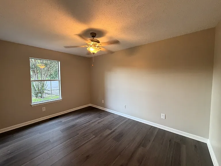 1306 Green Forest Dr — Photo 12