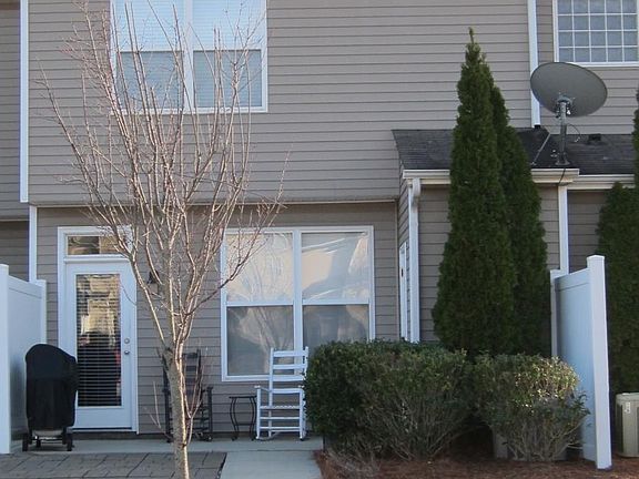 4th image of 9307 Greenheather Dr