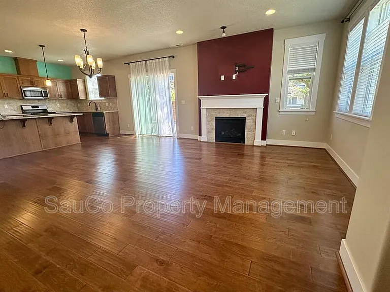 456 SW 203rd Ter — Photo 3