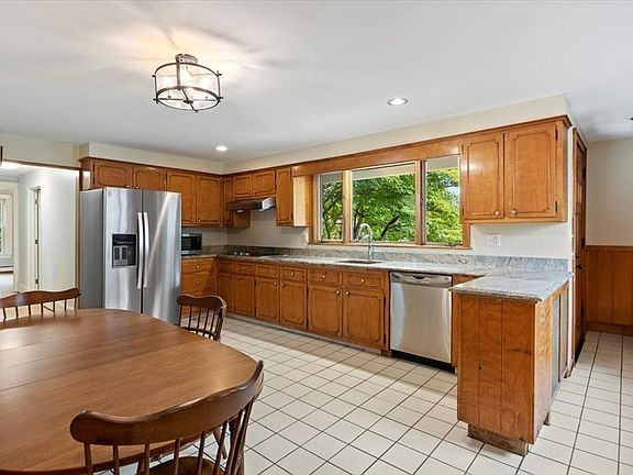 4th image of 91 Bedford St