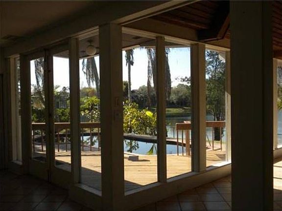 3rd image of 13760 Kendale Lakes Dr
