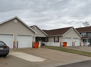 911 N Riverside Dr #6, Winamac, IN 46996