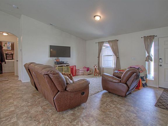 4th image of 3612 Estrella Dr