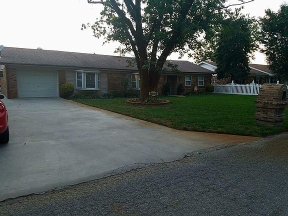 2nd image of 2802 Magnolia St