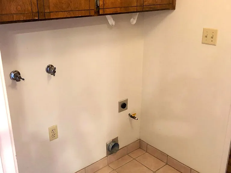930 N Indiana St #1 — Photo 15