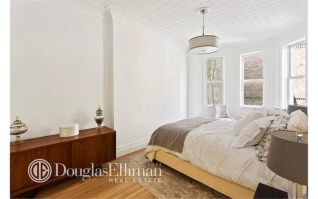 Sold by Douglas Elliman | media 16
