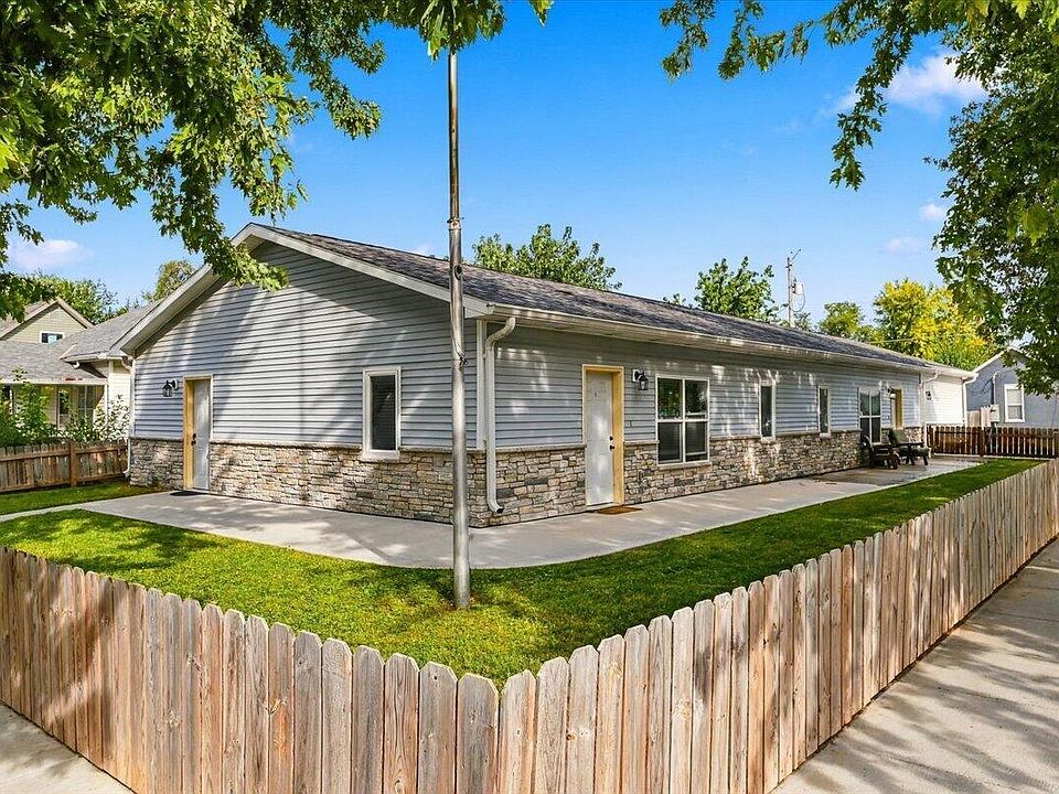 1st image of 1600 4th Ave