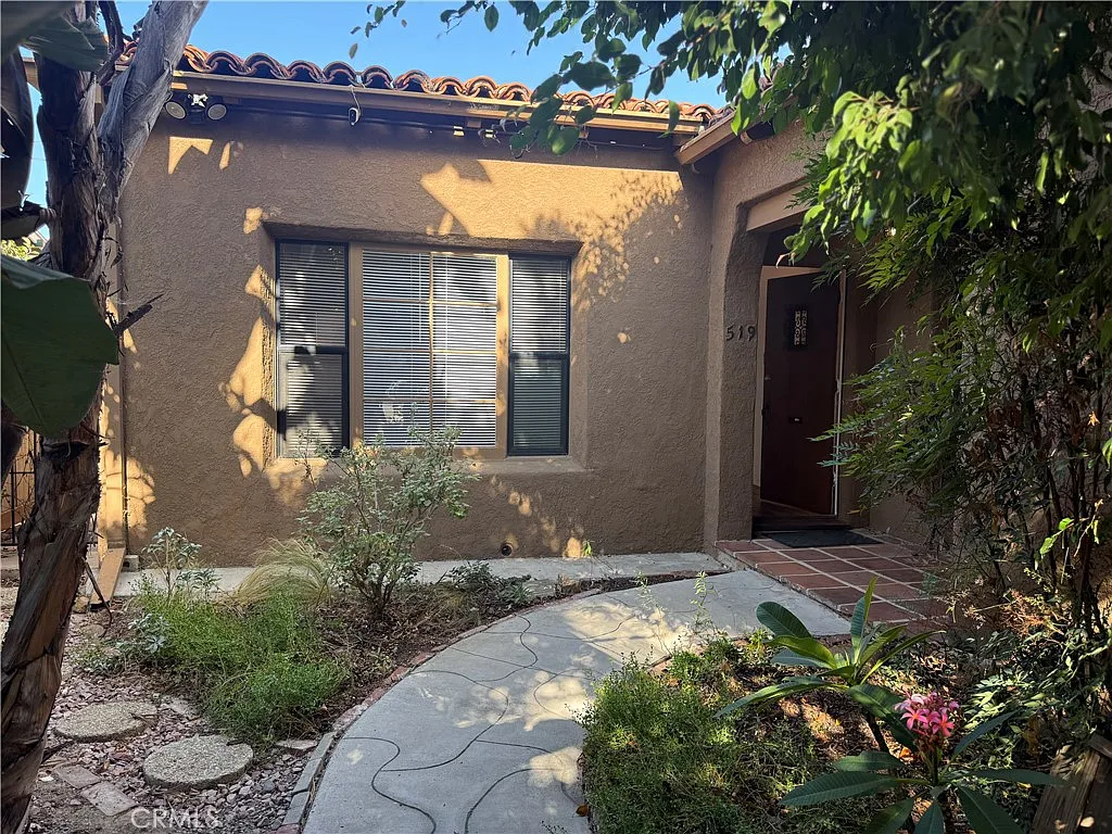 2 bed, 1200 sqft, $3,300 — Photo 1