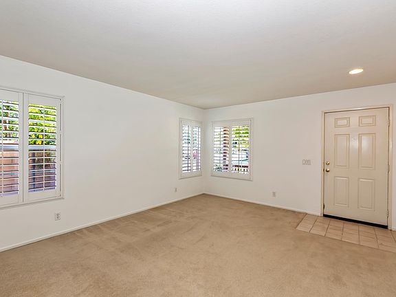4th image of 16162 Bainbridge Way