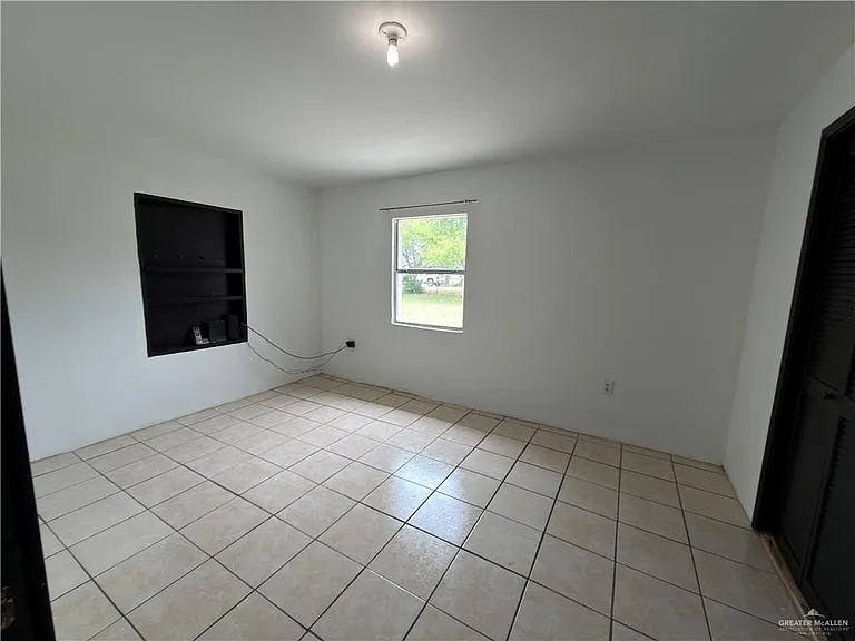 21806 Hidalgo St — Photo 13
