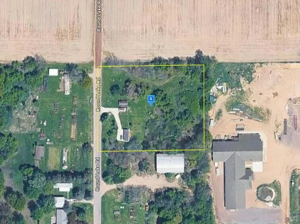 310 Round Lake Rd, Vermontville, MI 49096