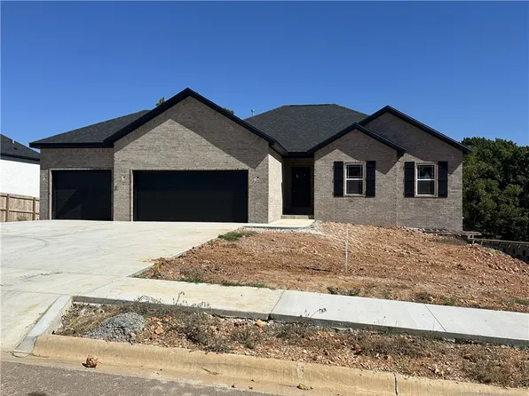 916 Red Cedar Pl, Rogers, AR 72756