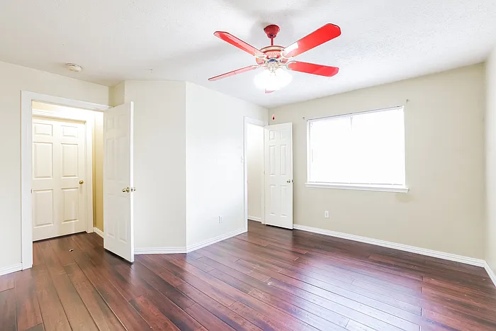 326 Dunford Ct — Photo 6