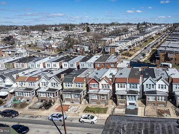 2nd image of 5648 Woodcrest Ave