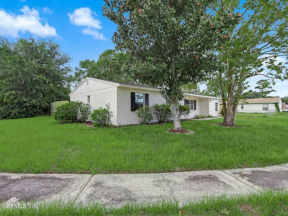 3rd image of 2212 BLYTH Court